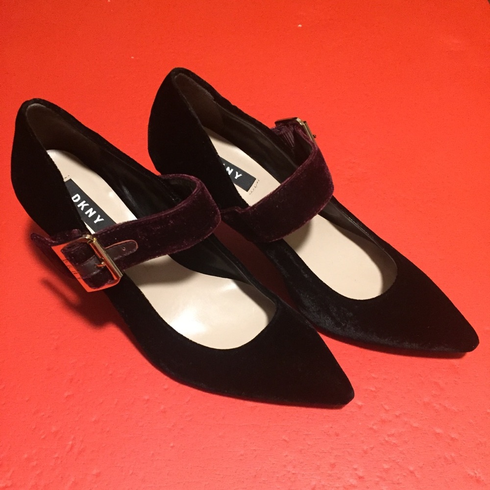 DKNY Ester MaryJane Pumps Black Purple Velvet 7
